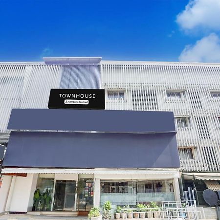 Townhouse Khar The Habitat Hotel Mumbai Exterior photo