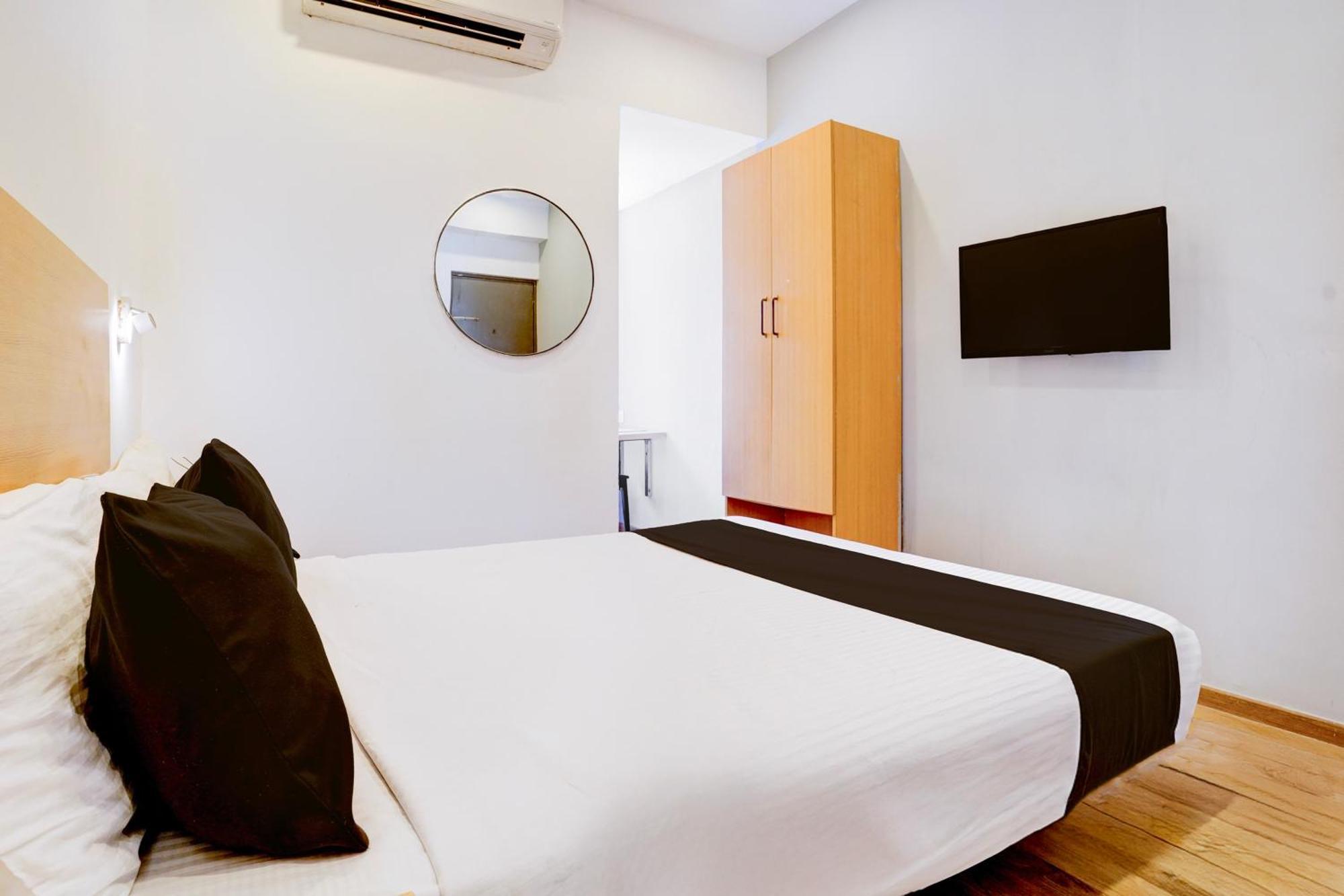 Townhouse Khar The Habitat Hotel Mumbai Exterior photo