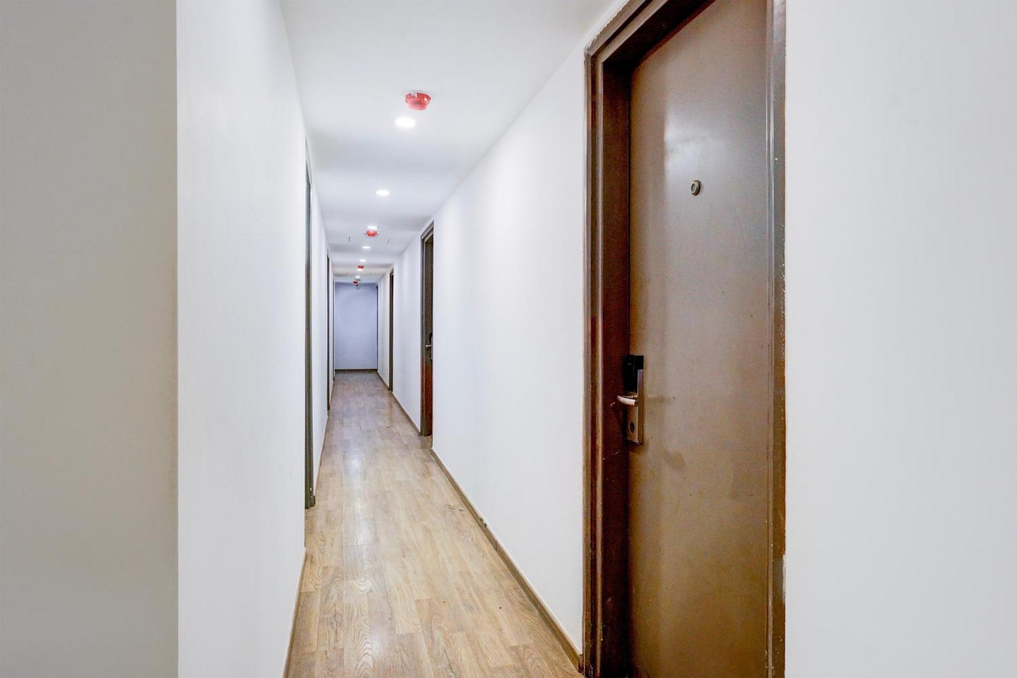 Townhouse Khar The Habitat Hotel Mumbai Exterior photo