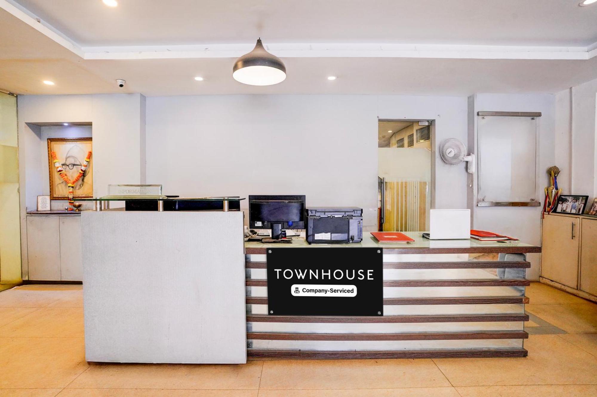 Townhouse Khar The Habitat Hotel Mumbai Exterior photo