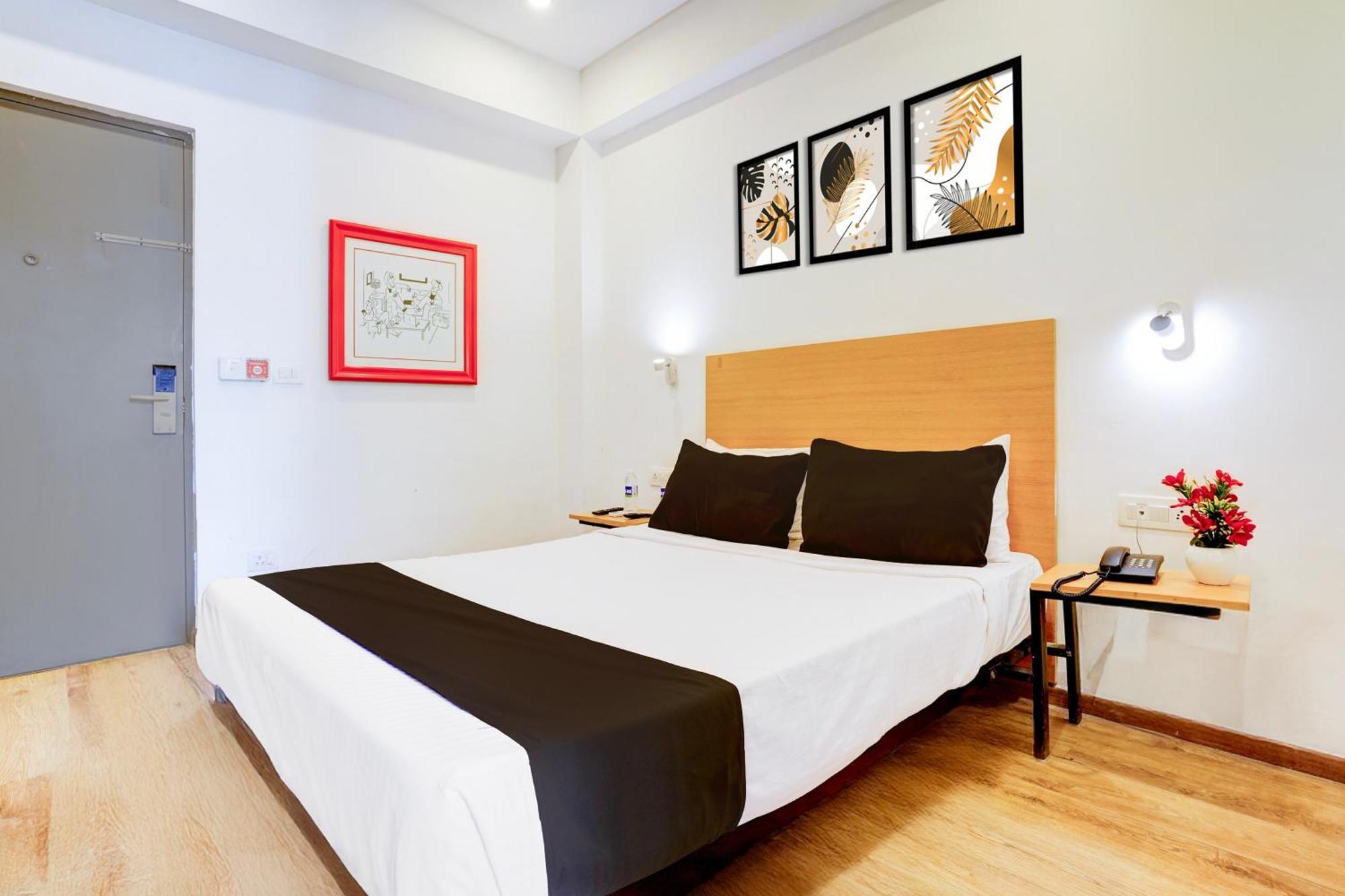 Townhouse Khar The Habitat Hotel Mumbai Exterior photo