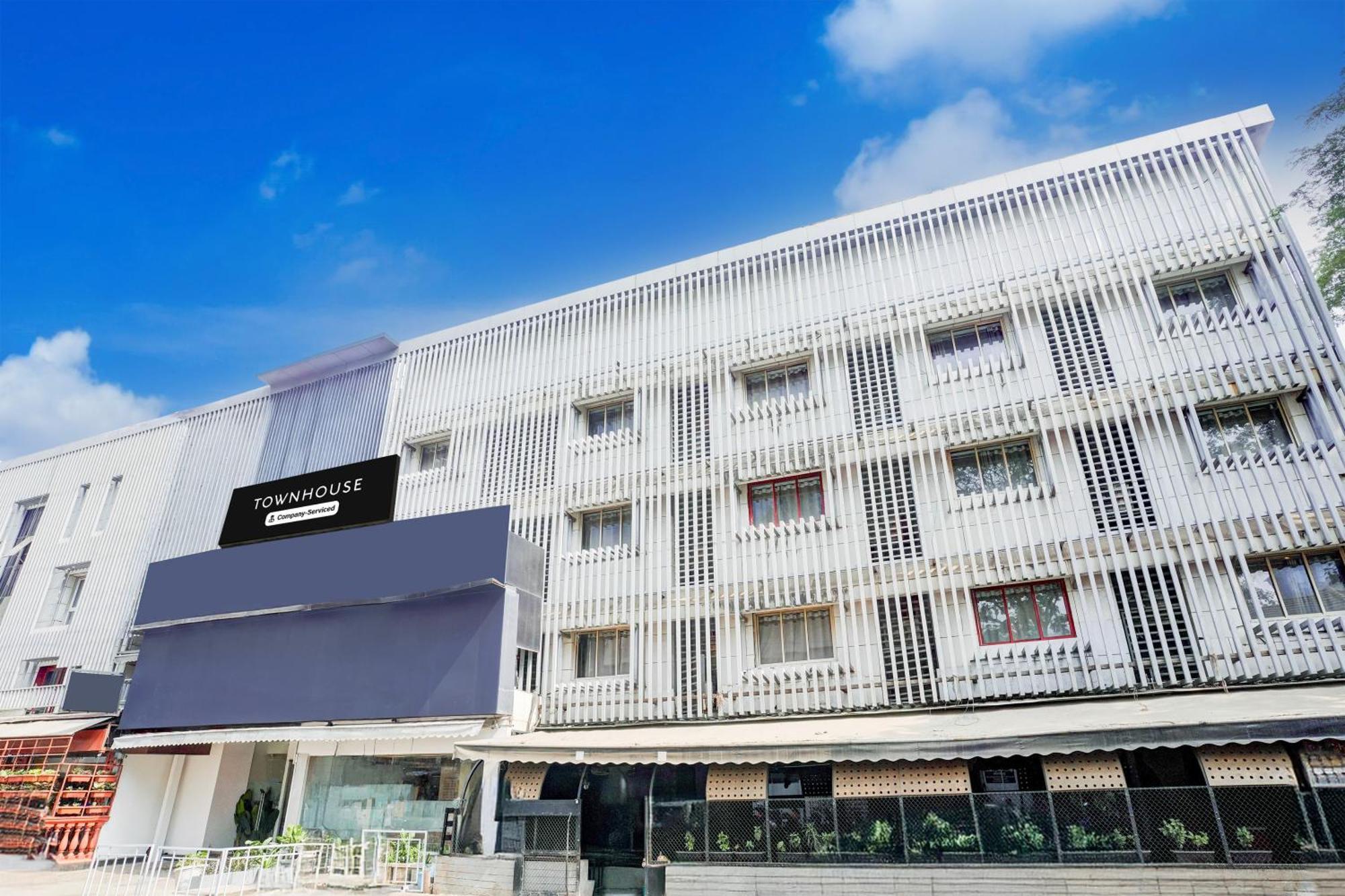 Townhouse Khar The Habitat Hotel Mumbai Exterior photo